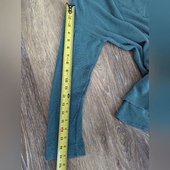 $10 SALE J Jill Long Sleeve Thermal Top V Neck size large sage green capsule - Picture 12 of 12